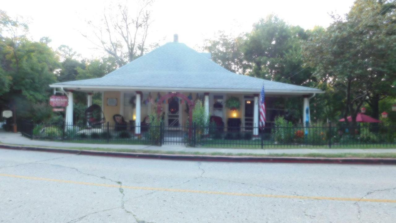 Red Bud Manor Inn Eureka Springs Exterior photo